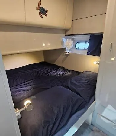 Nuits Insolites Sur Un Bateau 12m En Pleine Nature Bateau-hôtel