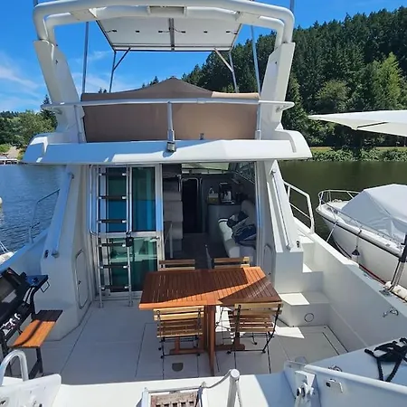 Nuits Insolites Sur Un Bateau 12m En Pleine Nature Botel *