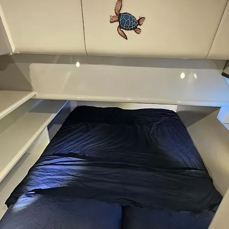 Nuits Insolites Sur Un Bateau 12m En Pleine Nature * Bully (Loire)
