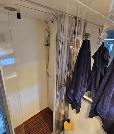 Nuits Insolites Sur Un Bateau 12m En Pleine Nature Botel *