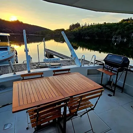 Botel Nuits Insolites Sur Un Bateau 12m En Pleine Nature Bully (Loire)