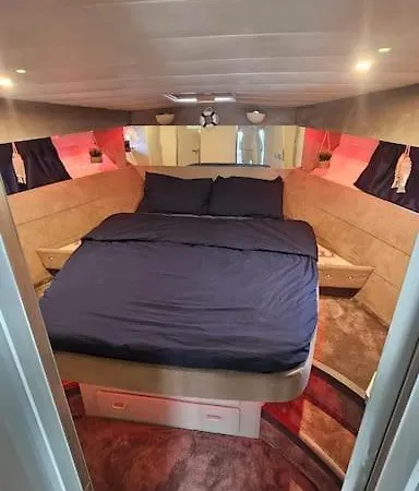 Nuits Insolites Sur Un Bateau 12m En Pleine Nature Botel *